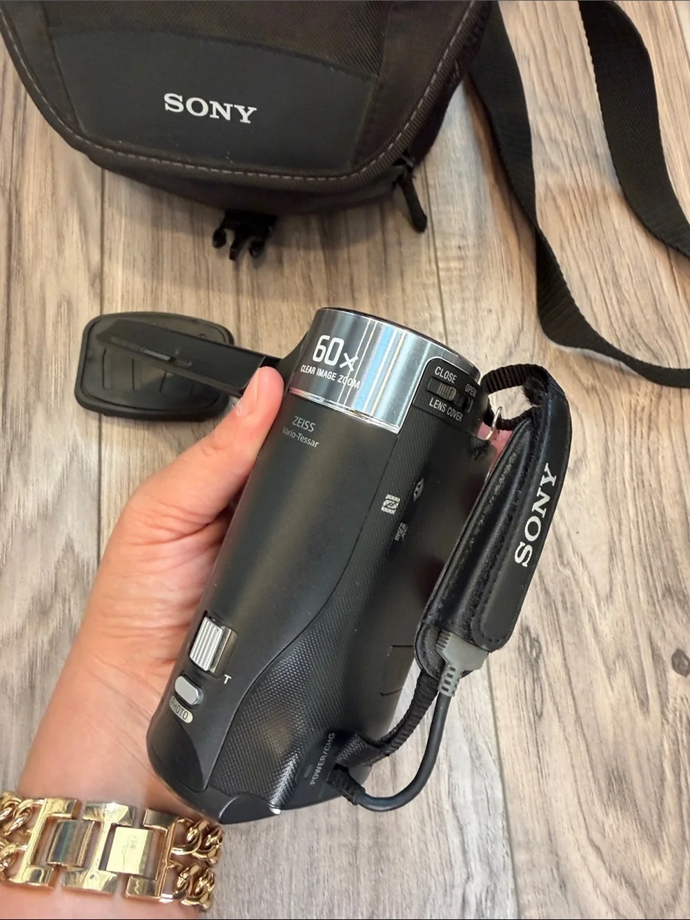 Sony Black HD Handycam HDR-PJ440 Camcorder with Carry Case and Battery
